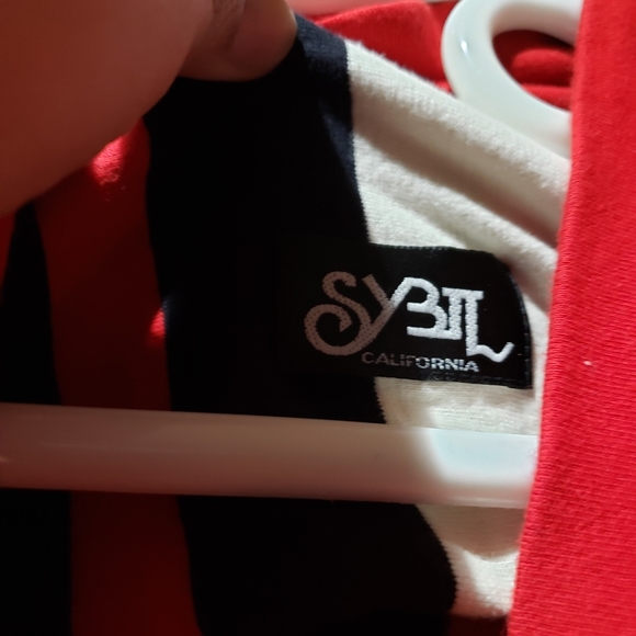 SYBIL CALIFORNIA - Picture 2 of 4